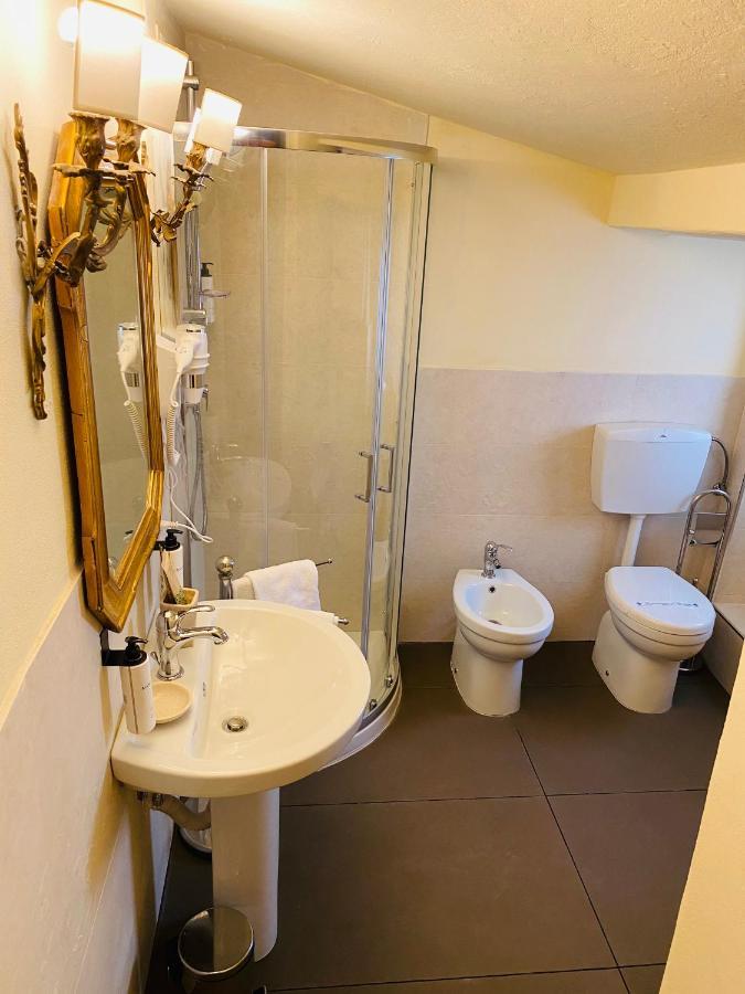 Palazzo Lari Sarzana Hotel Ngoại thất bức ảnh