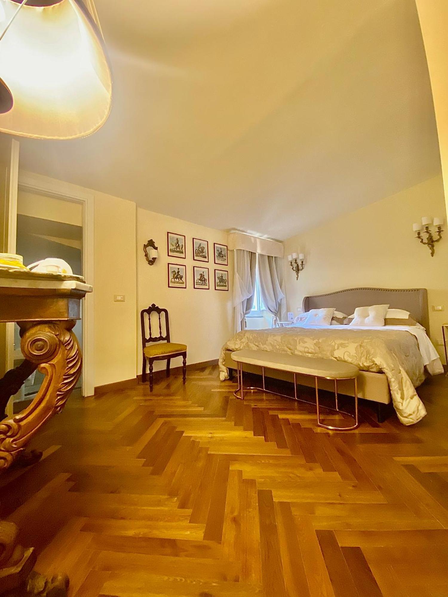Palazzo Lari Sarzana Hotel Ngoại thất bức ảnh