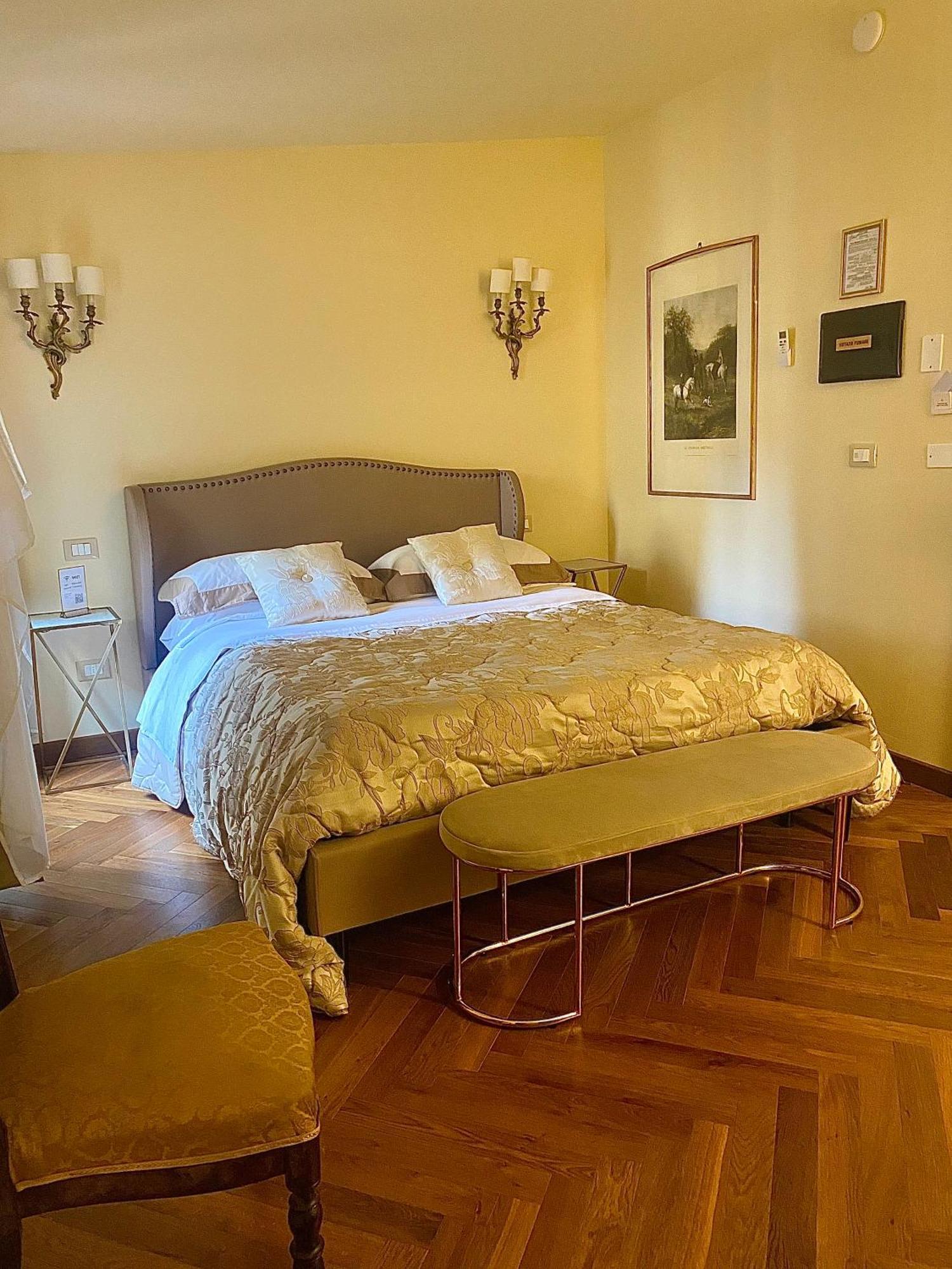 Palazzo Lari Sarzana Hotel Ngoại thất bức ảnh