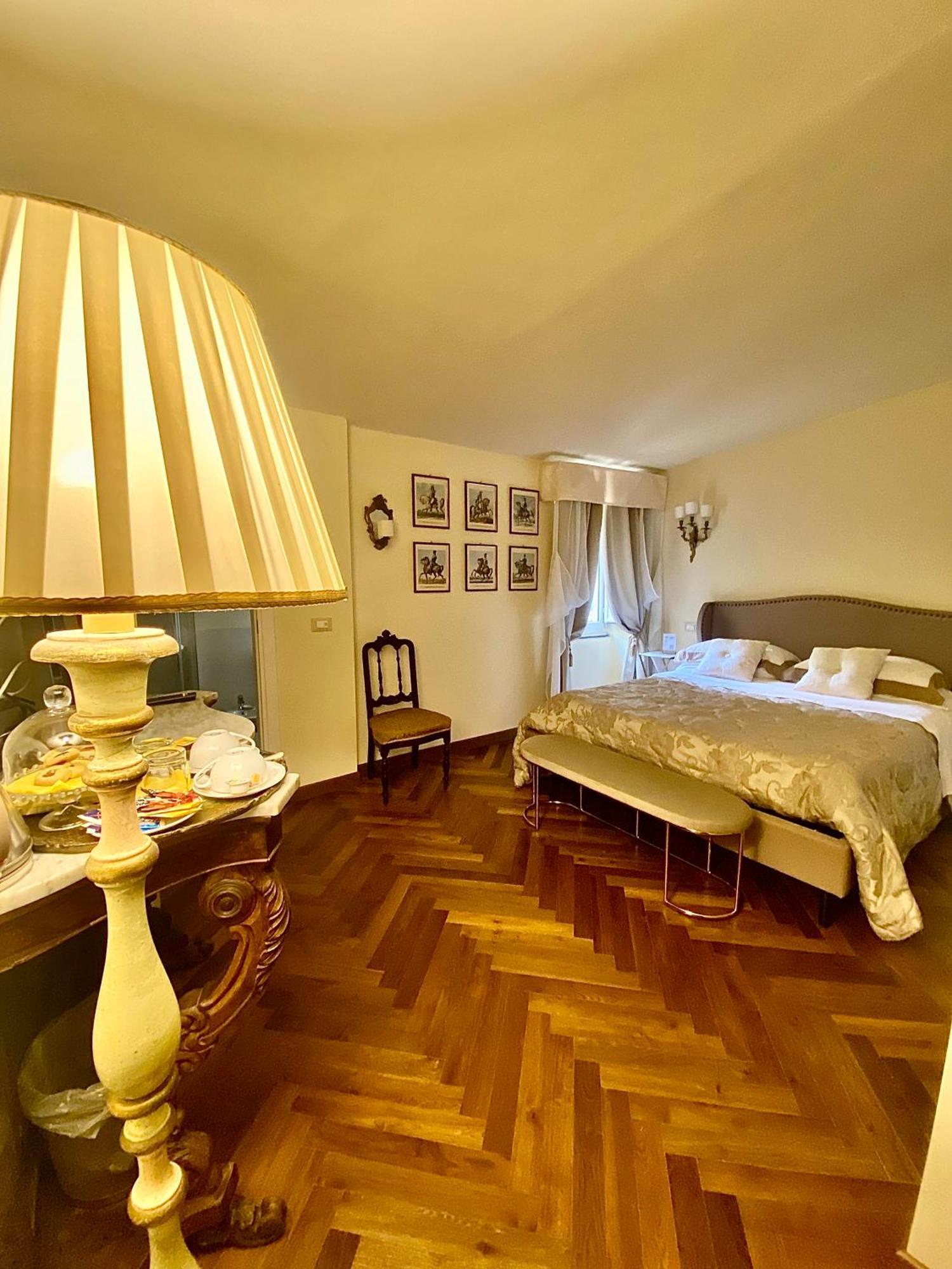 Palazzo Lari Sarzana Hotel Ngoại thất bức ảnh