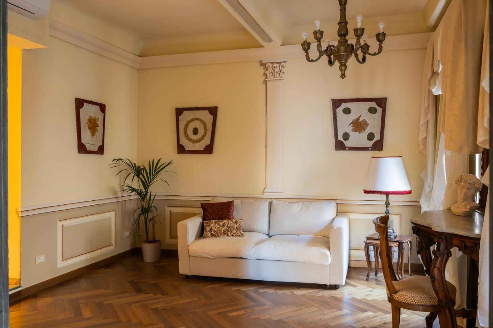 Palazzo Lari Sarzana Hotel Ngoại thất bức ảnh