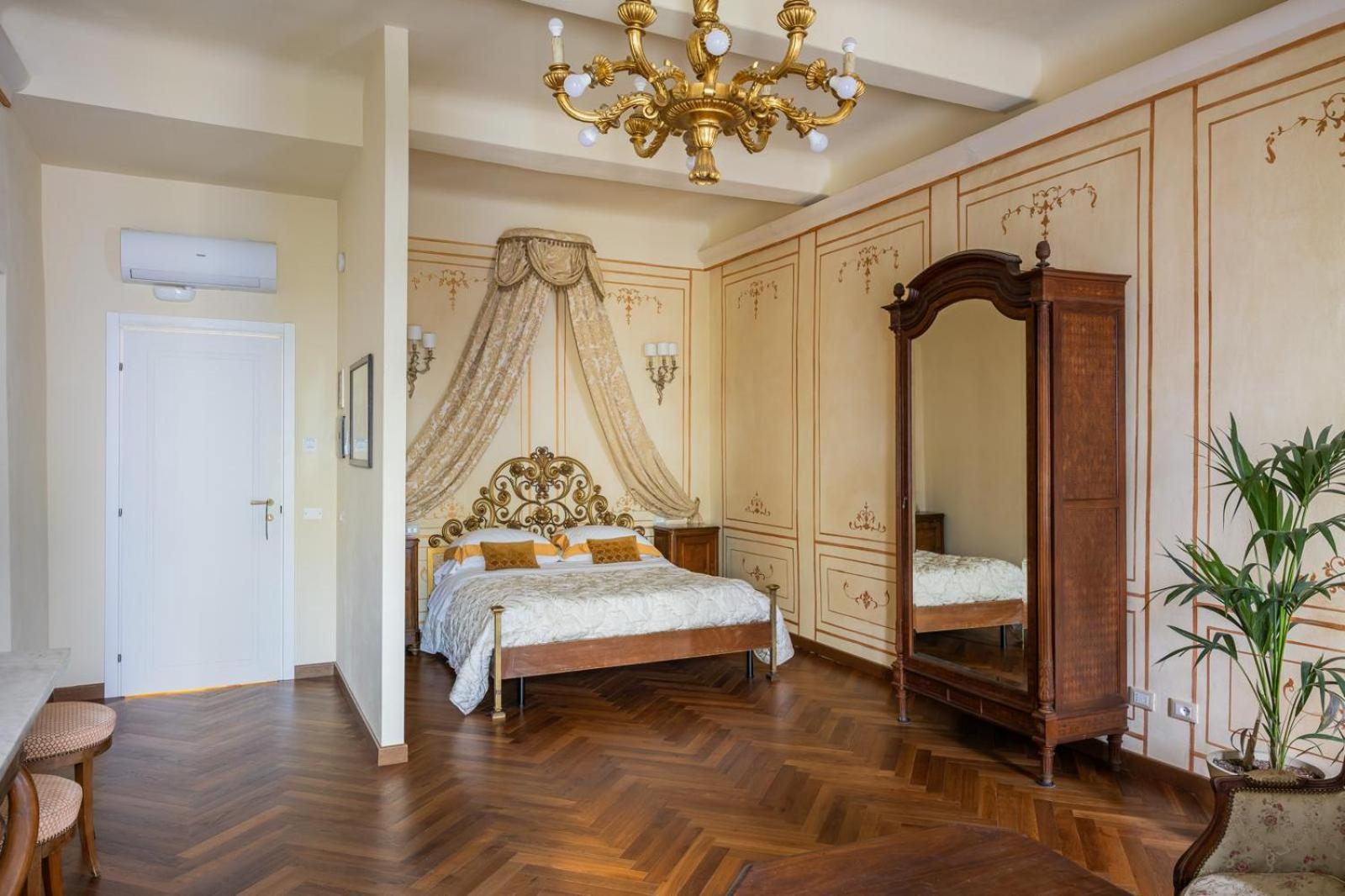 Palazzo Lari Sarzana Hotel Ngoại thất bức ảnh