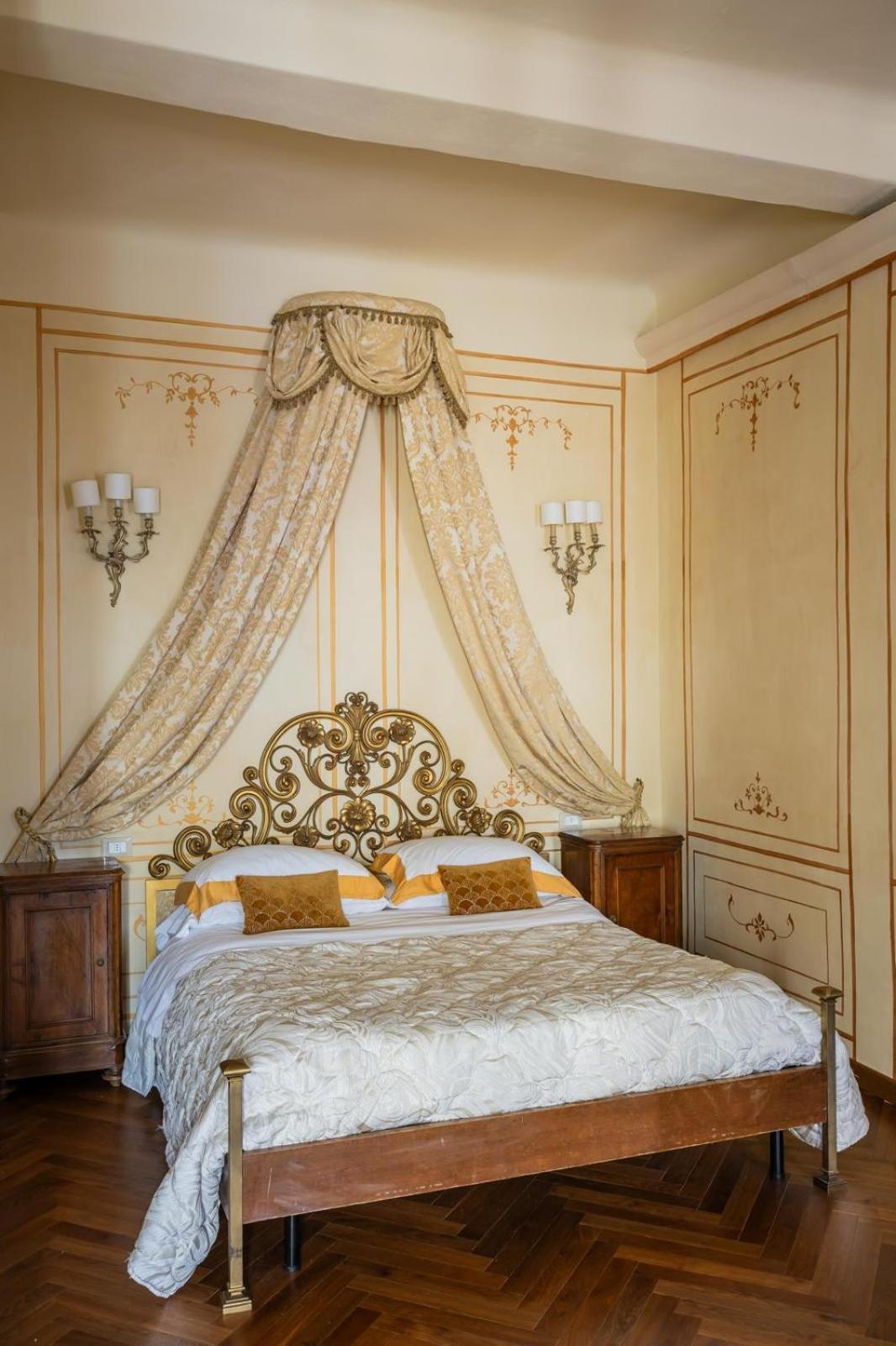 Palazzo Lari Sarzana Hotel Ngoại thất bức ảnh