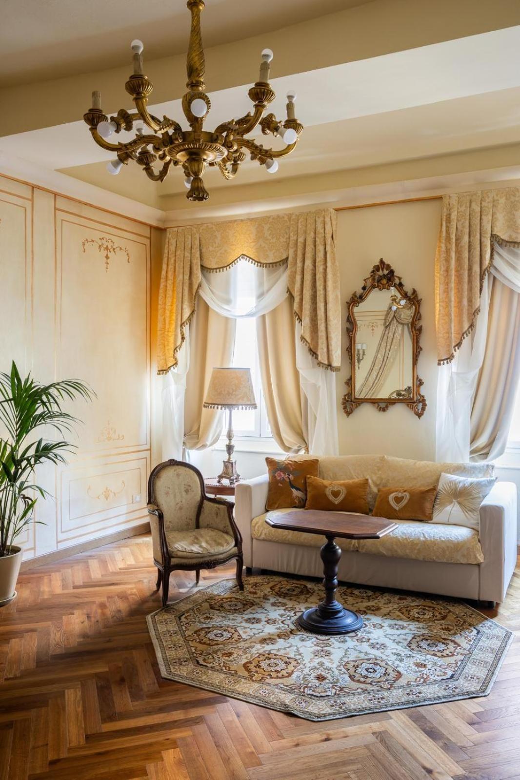 Palazzo Lari Sarzana Hotel Ngoại thất bức ảnh