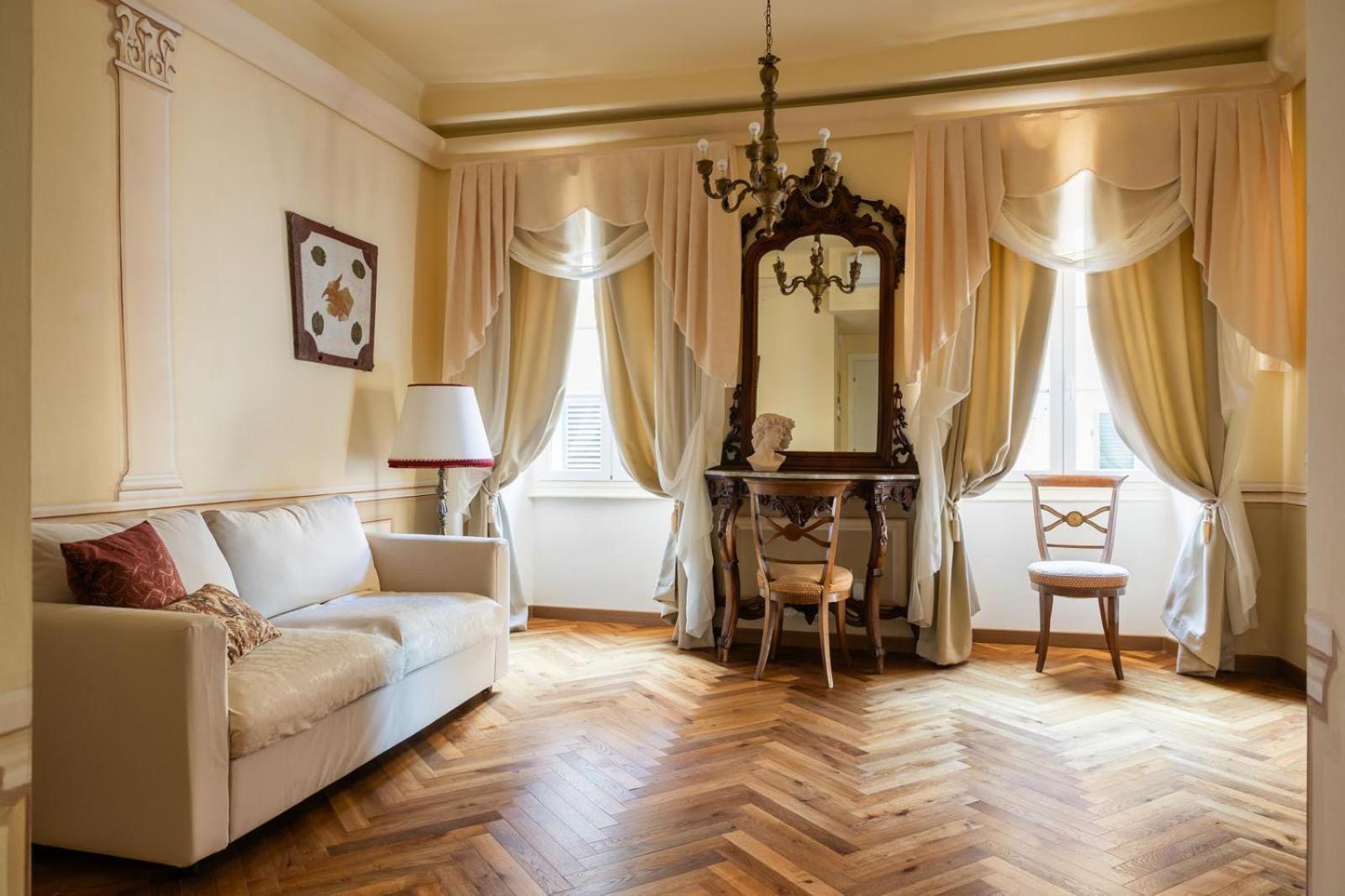 Palazzo Lari Sarzana Hotel Ngoại thất bức ảnh