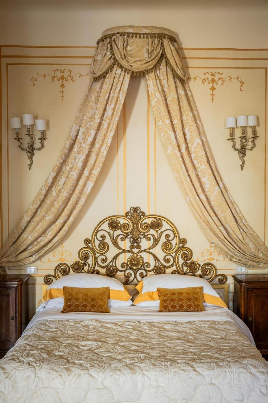 Palazzo Lari Sarzana Hotel Ngoại thất bức ảnh